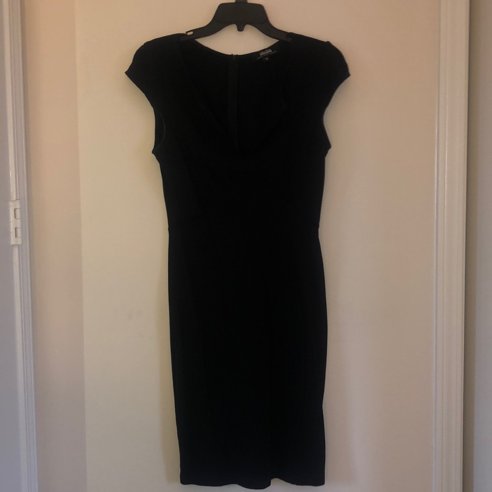 LuLu’s Cap Sleeves Form Fitting Little Black Dress